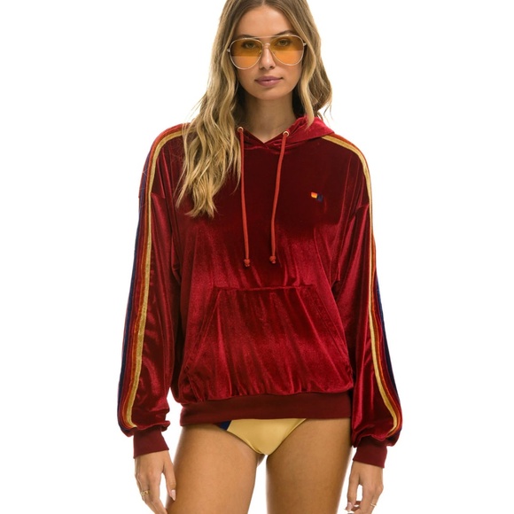 CLASSIC VELVET RELAXED PULLOVER HOODIE - RED, size small